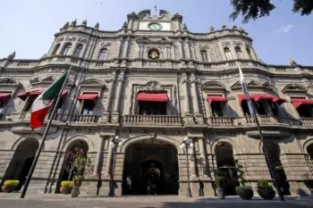 Ayuntamiento de Puebla enfrenta deuda de 100 millones por pagos pendientes de obras y servicios