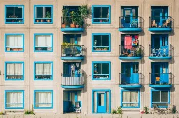 Científicos desarrollan vidrio adaptable que aprovecha el clima