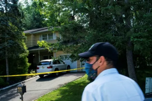 Enmascarado hiere a esposo y mata a hijo de jueza federal en represalia por sentencia a casos de alt