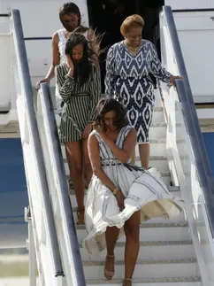 Hija de Obama casi muestra de más en Madrid