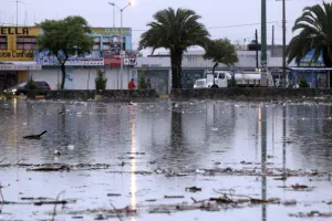 Van 10 familias evacuadas voluntariamente por desbordamiento de Puente Negro