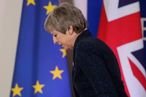 Once ministros conspiran para dimisión de May