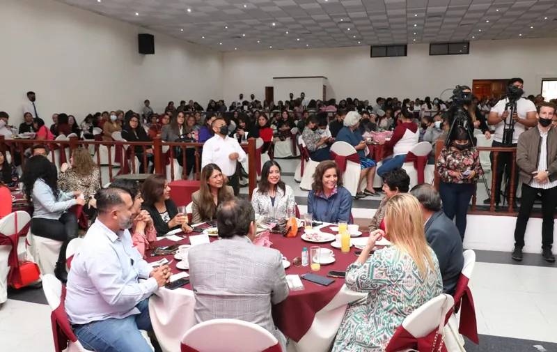 "Mujer es poder"
