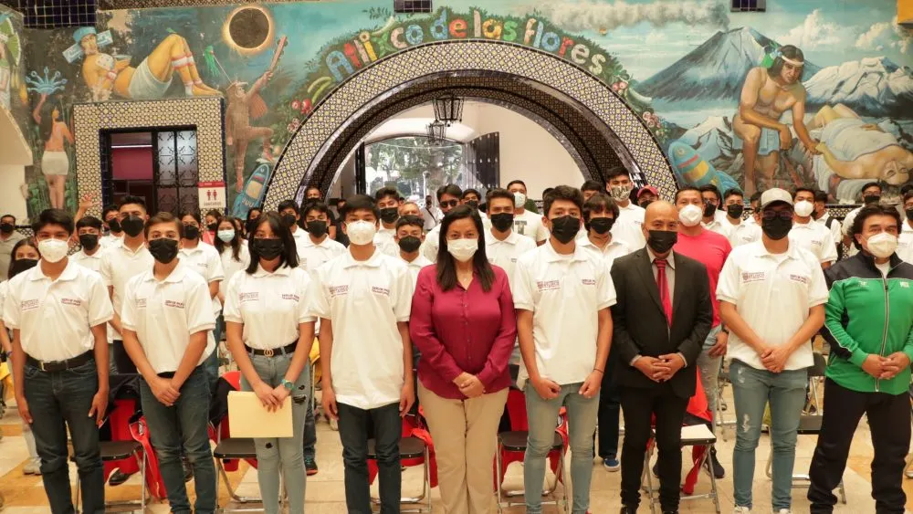 Ayuntamiento de Atlixco realiza abanderamiento a Delegación de Deportistas Atlixquenses