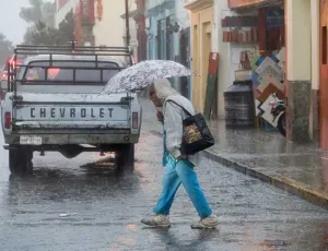 Frente frío 50 favorecerá lluvias en sureste del país