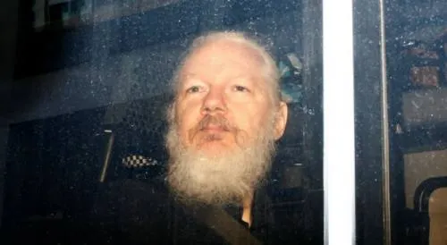 Assange ofrecería colaborar con Suecia y rechaza extradición a EU