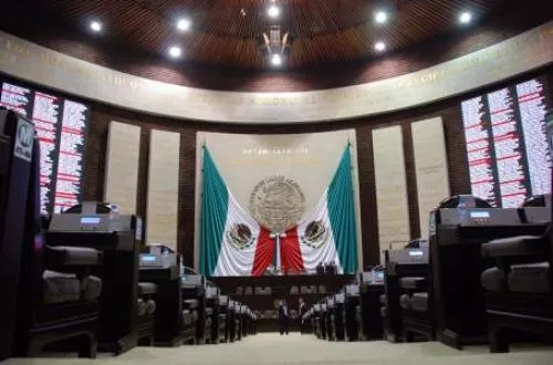 Destraban conflicto en San Lazaro e instalan Mesa Directiva; Ramírez Marín toma protesta