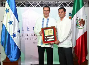 Presidente de Honduras reconoce a Puebla en desarrollo social y seguridad