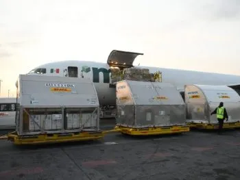 Llega a México otro embarque de vacunas anticovid para niños al AICM
