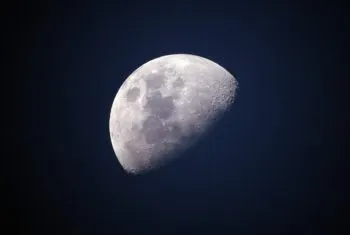 China avanza en programa lunar y prepara una misión tripulada para antes de 2030