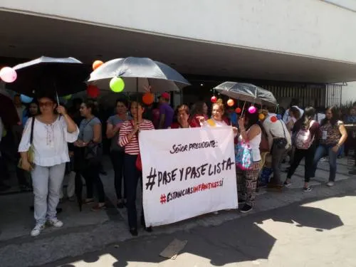 Encargadas de estancias infantiles se manifiestan, piden que no desaparezca el programa