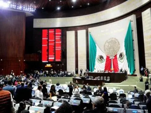 Ley contra robo de hidrocarburos esperará hasta septiembre