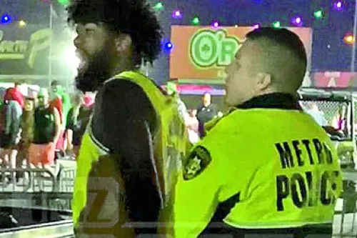 Ezekiel Elliott fue esposado tras discutir con un guardia en un festival de música