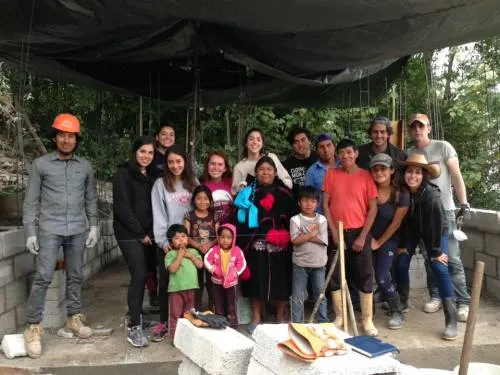Estudiantes del Tec de Monterrey generan espacios de trabajo óptimos para parteras en Chiapas