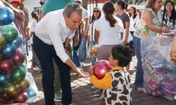 Pepe Chedraui celebra el Día de la Niñez con entrega de juguetes y actividades recreativas en San Baltazar Campeche