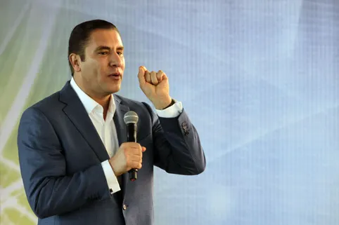 Se desangran en protesta contra Rafael Moreno Valle