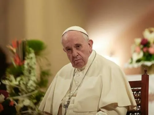 Iglesia debe reconocer machismo y abusos: Papa