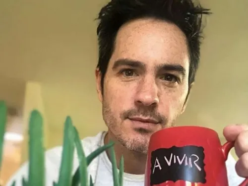 ‘Es hora de levantarse y vivir’, dice Mauricio Ochmann tras romper con Aislinn