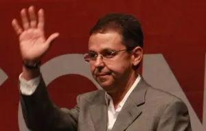 Tiro Moranchel Apunta a la Novia del Vocero de AMLO