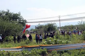 Fallecen dos personas al planear un avión en Morelos