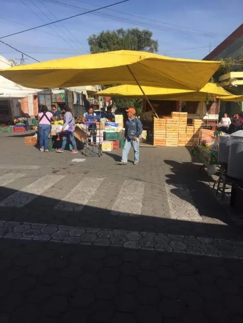 Se desató conflicto entre locatarios del tianguis de Guadalupe Victoria y comerciantes externos