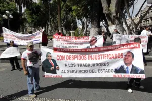 Ex policías denuncian represión y hostigamiento del gobierno del estado