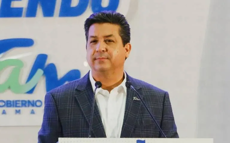 Giran orden de aprehensión contra García Cabeza de Vaca; congelan sus cuentas