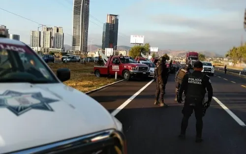 Implementa SMT operativo contra taxis piratas en la vía Atlixcáyotl