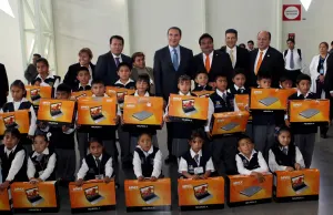 Gobierno entrega estímulos a jóvenes de alto desempeño
