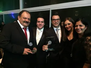 Gerardo Islas recibe Premio Nacional de Excelencia