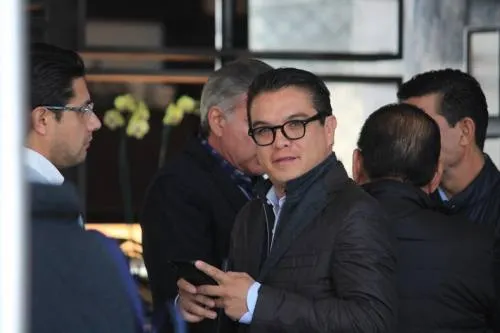 Gerardo Islas retoma su lugar en el Congreso; se suma al proyecto de Barbosa