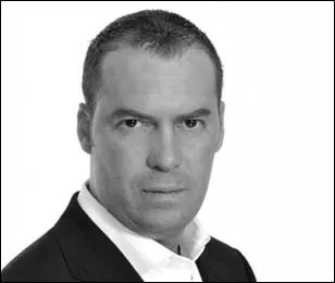 Firma André Marín con Fox Sports