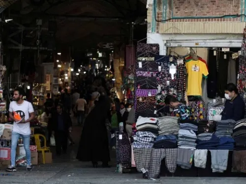 Temen nueva ola de contagios en Irán por reapertura anticipada