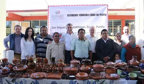 Gobiernos Federal y Estatal fomentan la salud de los alfareros