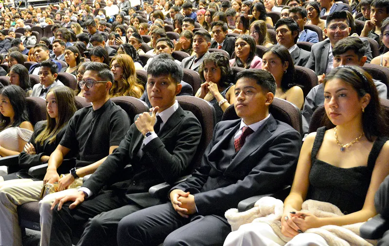 buap-graduaciones-preparatoria_general-lazaro-cardenas-bachillerato-internacional-5-de-mayo