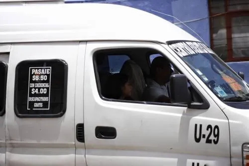 Comerciantes aceptan regreso de combis del transporte público al CH