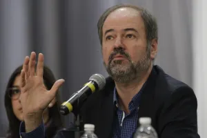 Alumnos nos mejoran y ponen en evidencia: Juan Villoro Ruiz
