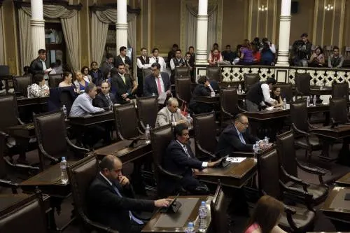 Congreso vigilará que línea de crédito solicitada por Banck se aplique correctamente