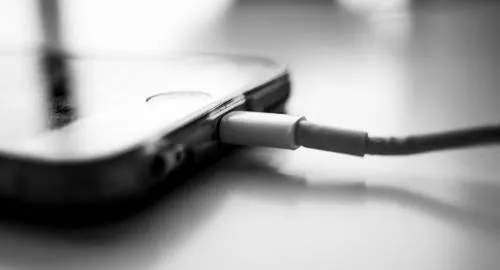 En el futuro solo tendrás que cargar tu teléfono cuatro veces al año