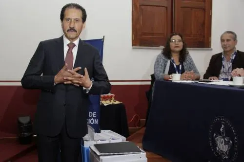 Existe “piso parejo” para todos los que aspiran a contender por la rectoría: Alfonso Esparza
