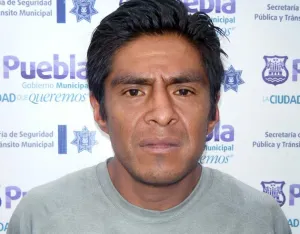 Detienen a sujeto que habría robado al interior de un vehículo