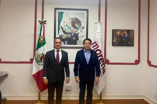 Rectifica Mario Delgado y reconoce liderazgo de Bracamonte en Morena Puebla