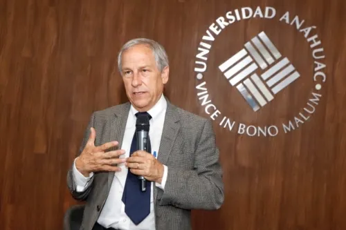 Un Mentiroso Apellidado Cárdenas