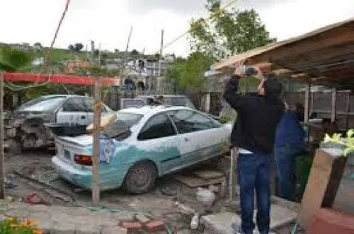 Policía estatal y municipal de San Gabriel Chilac ubican predio con vehículos robados