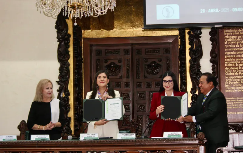 La Escuela Libre de Derecho de Puebla promueve el diálogo académico sobre justicia y democracia