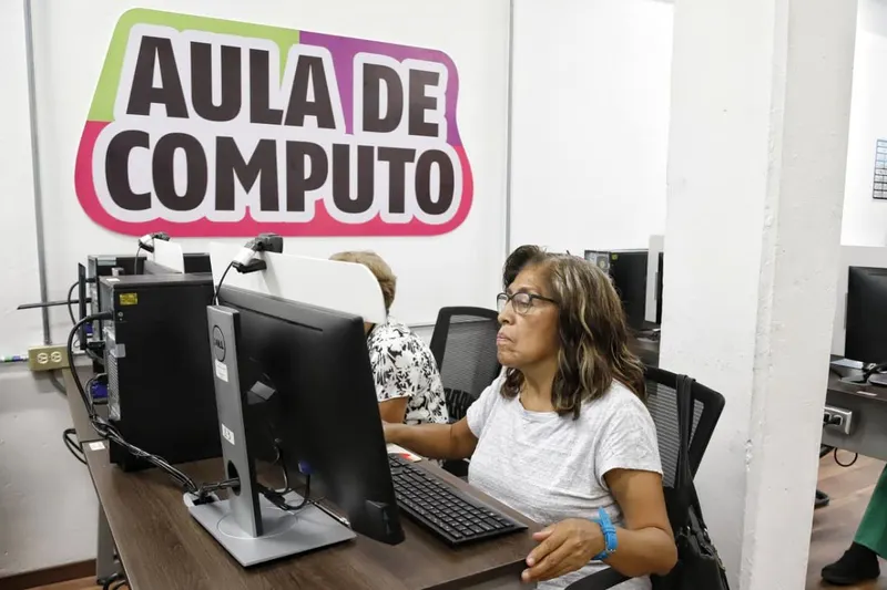 smdif-pue-taller-computacion-personas-adultas-mayores