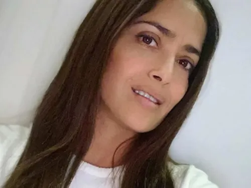 Salma Hayek y Beyoncé lanzan campaña para ayudar a mujer y niñas