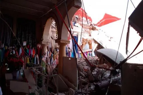 Colapsan cúpulas en una tienda de telas en Cuautla
