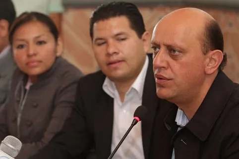 Desconoce Lastiri a Alcalá como enlace con senadores