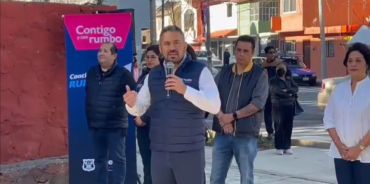 Ayuntamiento de Puebla hace entrega del Entorno Escolar Seguro en el centro escolar José María Morelos y Pavón.